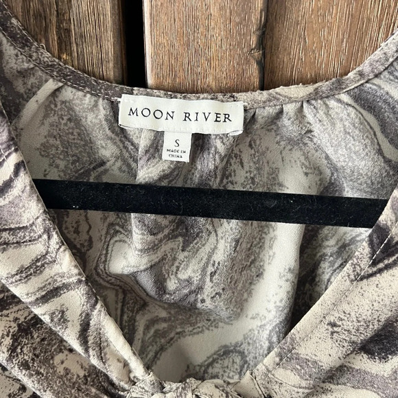 Moon River Brown Marble Print Cut Out Midi Dress Size Small - Picture 5 of 9